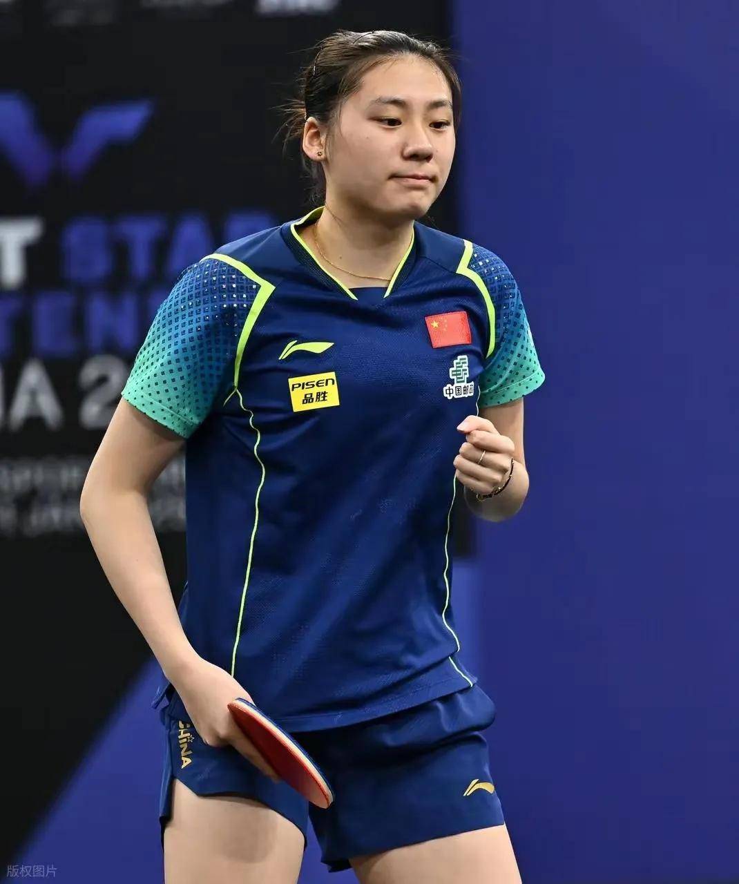 则在防守反 则在防守反