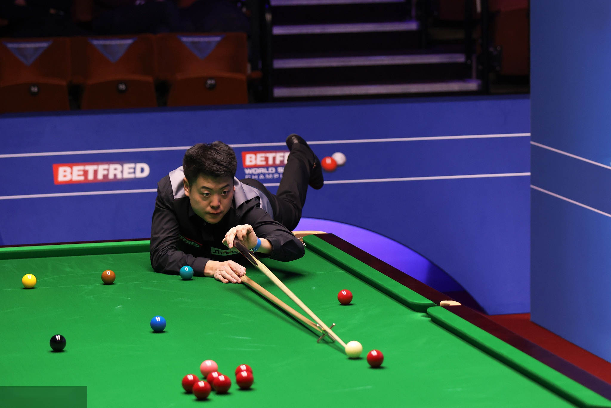 激烈的德甲 激烈的德甲