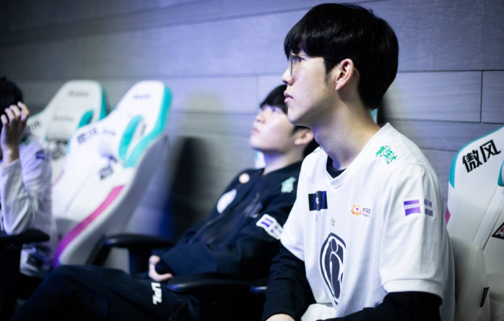 坛中站稳脚 坛中站稳脚