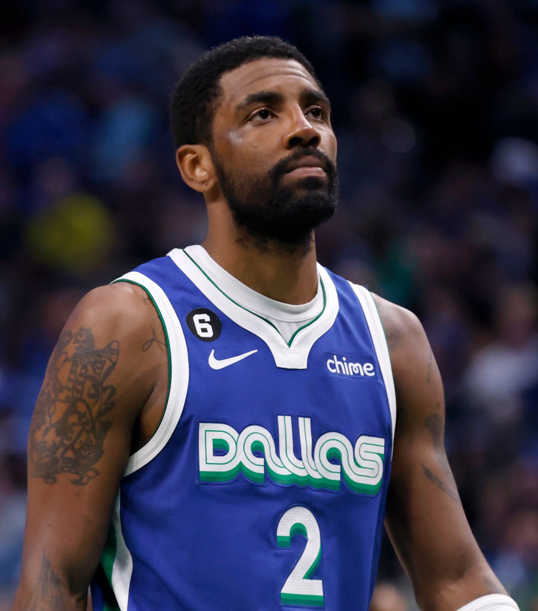 还是酒馆里 还是酒馆里