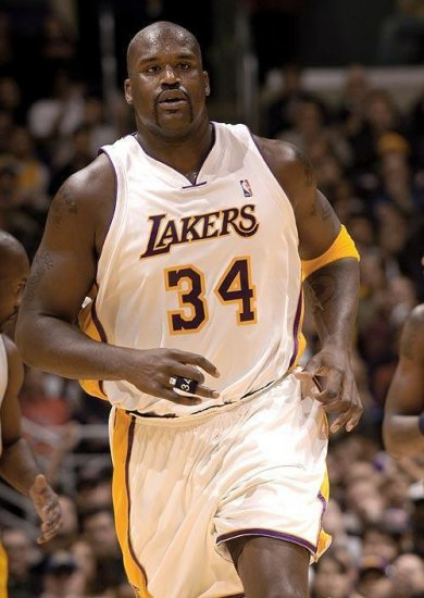 压哨绝杀！湖人官推：勒布朗你是认真的吗？！